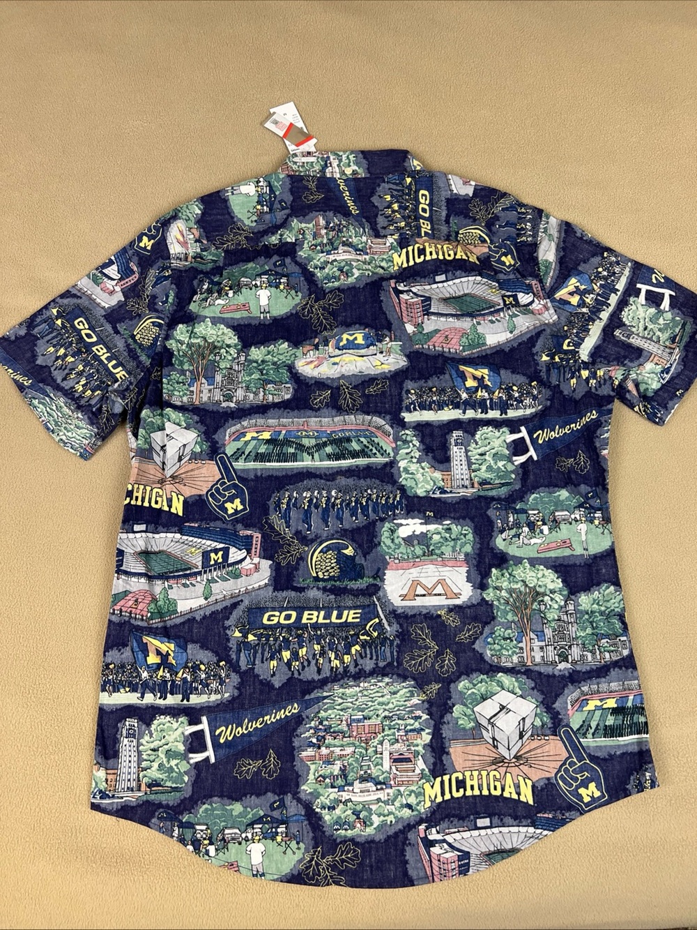 Reyn Spooner Aloha University Michigan Wolverines Button Up Hawaiian Shirt. Sz S